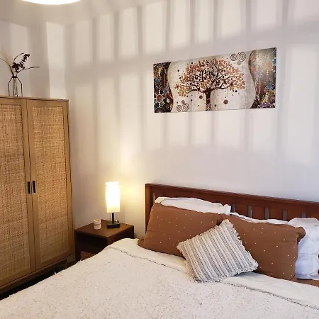 Maison Du Bonheur 2 A Entier Avec Parking *