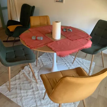 Apartment Maison Du Bonheur 2 A Entier Avec Parking Troyes