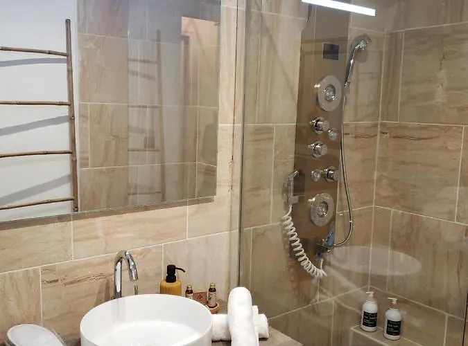 Maison Du Bonheur 2 A Entier Avec Parking Troyes